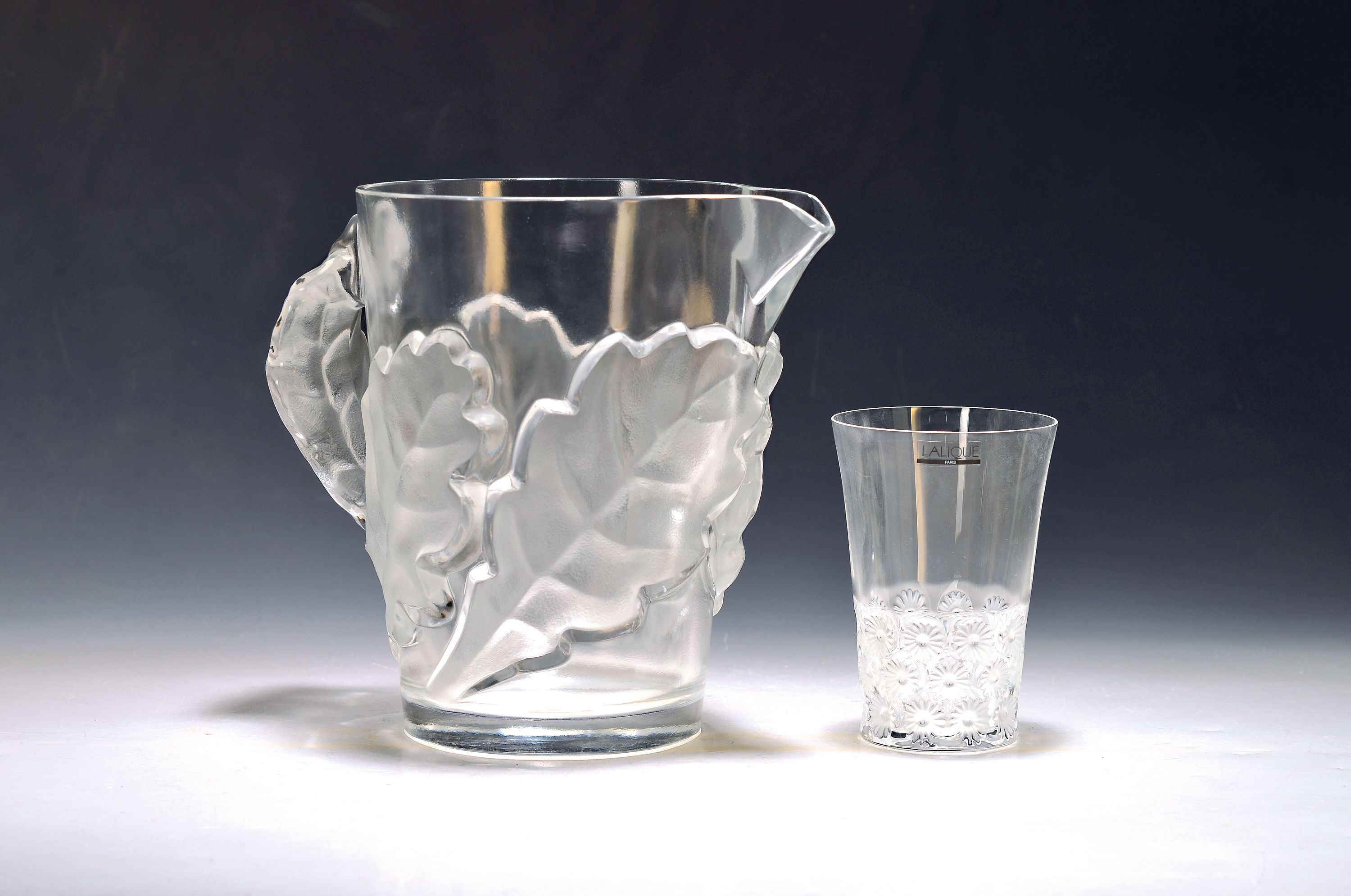 Image 27118652 - Großer Krug ´Chene´, Lalique, 2.H.20.Jh., Marc Lalique, dickwandiges Kristallglas, ...