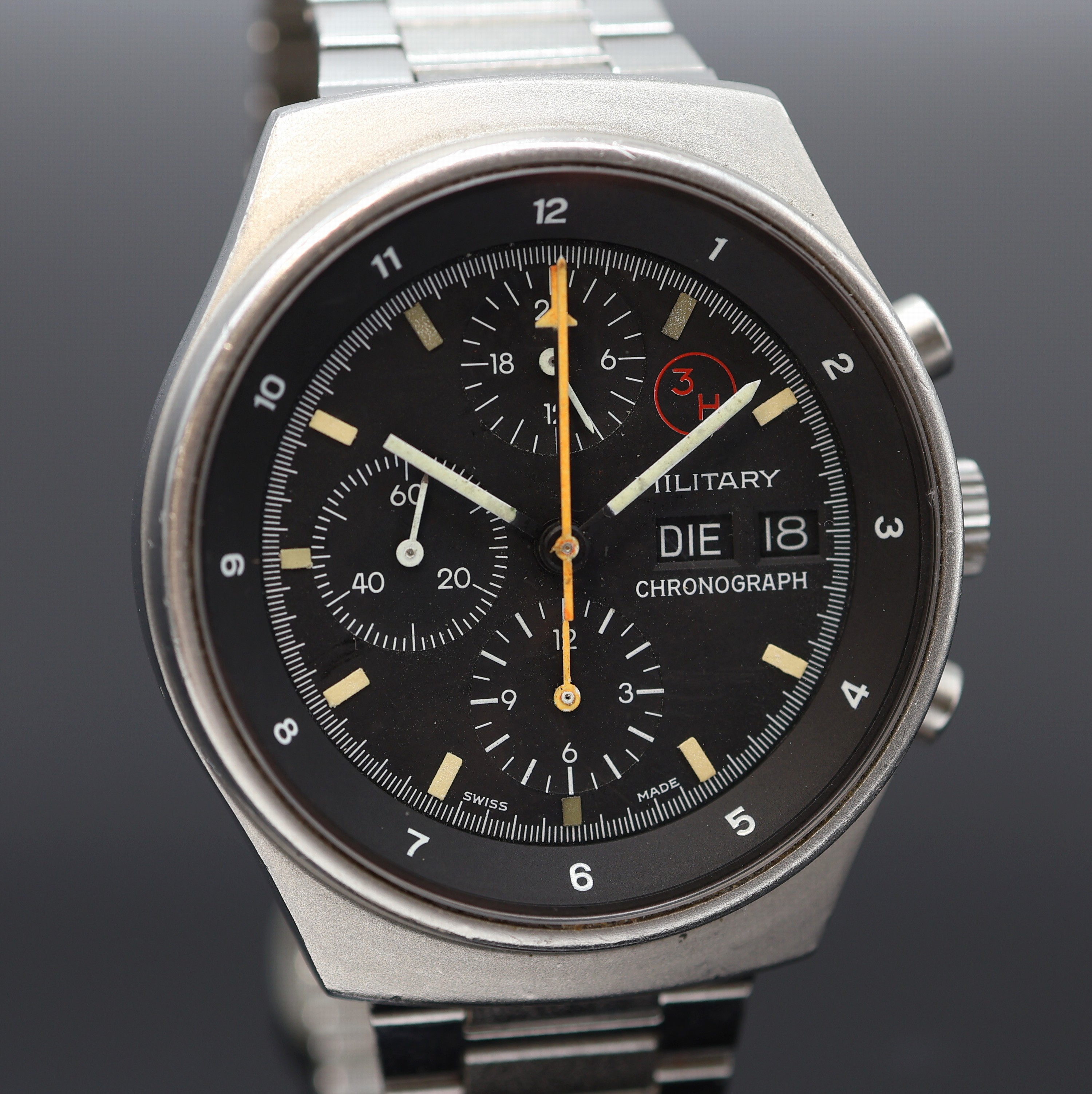 Detail b: PORSCHE DESIGN Military Chronograph der Bundeswehr in Stahl, Schweiz um 1980, Automatik, mattiertes Geh., Boden u. Krone verschr., Boden m. ...