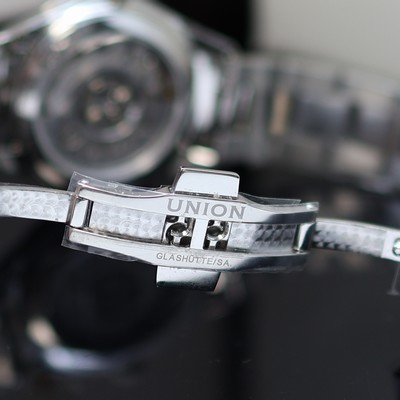 27118672c - UNION GLASHÜTTE Viro ungetragene Damenarmbanduhr Referenz D011.207.11.051.00, Automatik, ...