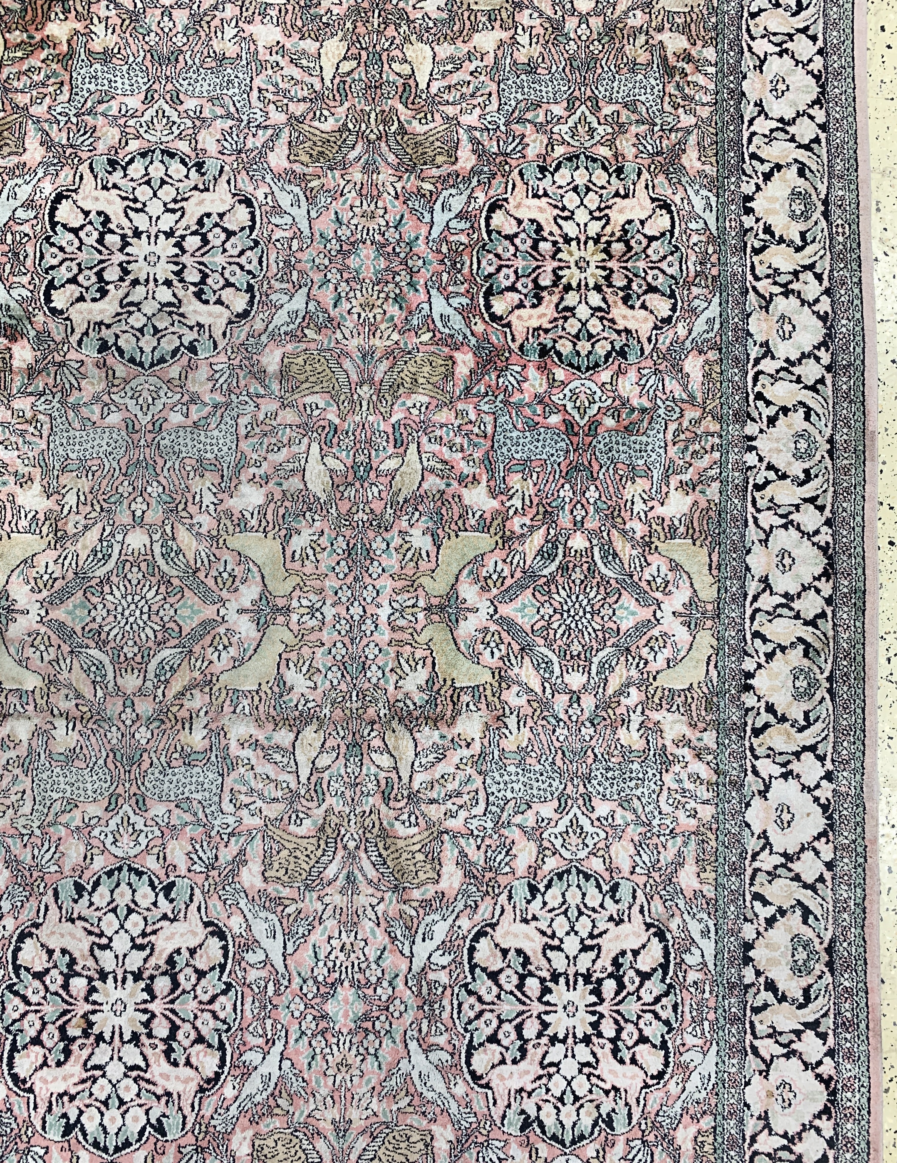 Detail f: Kaschmir, Indien, Ende 20.Jhd, merzerisierte Baumwolle, ca. 510 x 365 cm, Reinigungsbedürftig, EHZ: 2(verblasst)