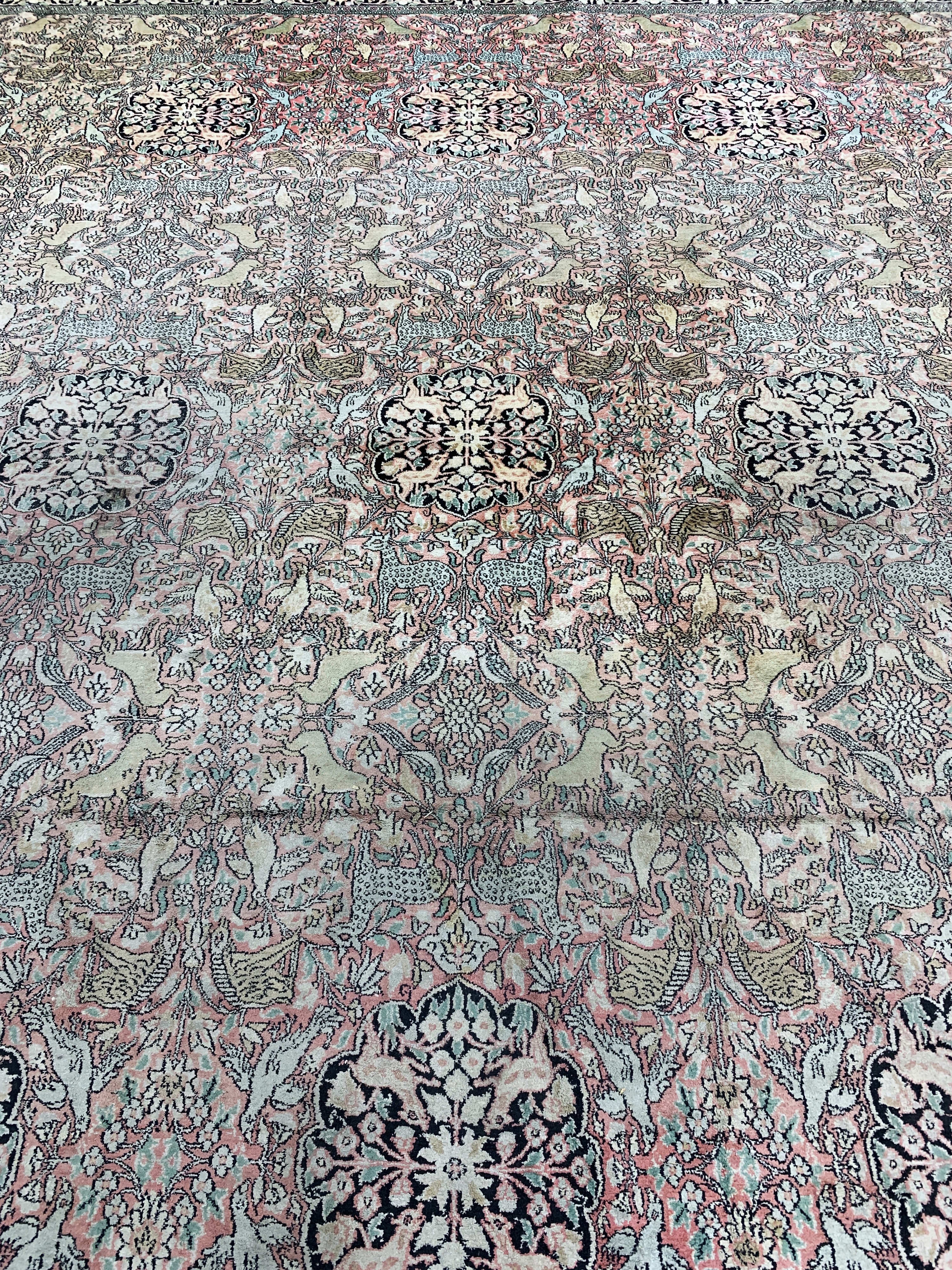 Detail j: Kaschmir, Indien, Ende 20.Jhd, merzerisierte Baumwolle, ca. 510 x 365 cm, Reinigungsbedürftig, EHZ: 2(verblasst)