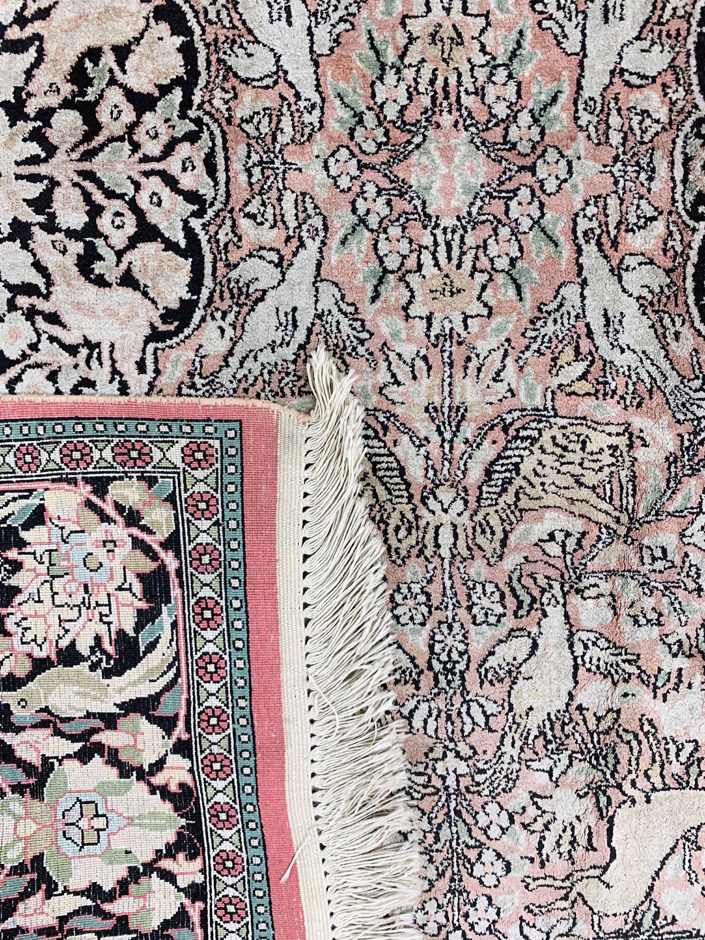 Detail l: Kaschmir, Indien, Ende 20.Jhd, merzerisierte Baumwolle, ca. 510 x 365 cm, Reinigungsbedürftig, EHZ: 2(verblasst)