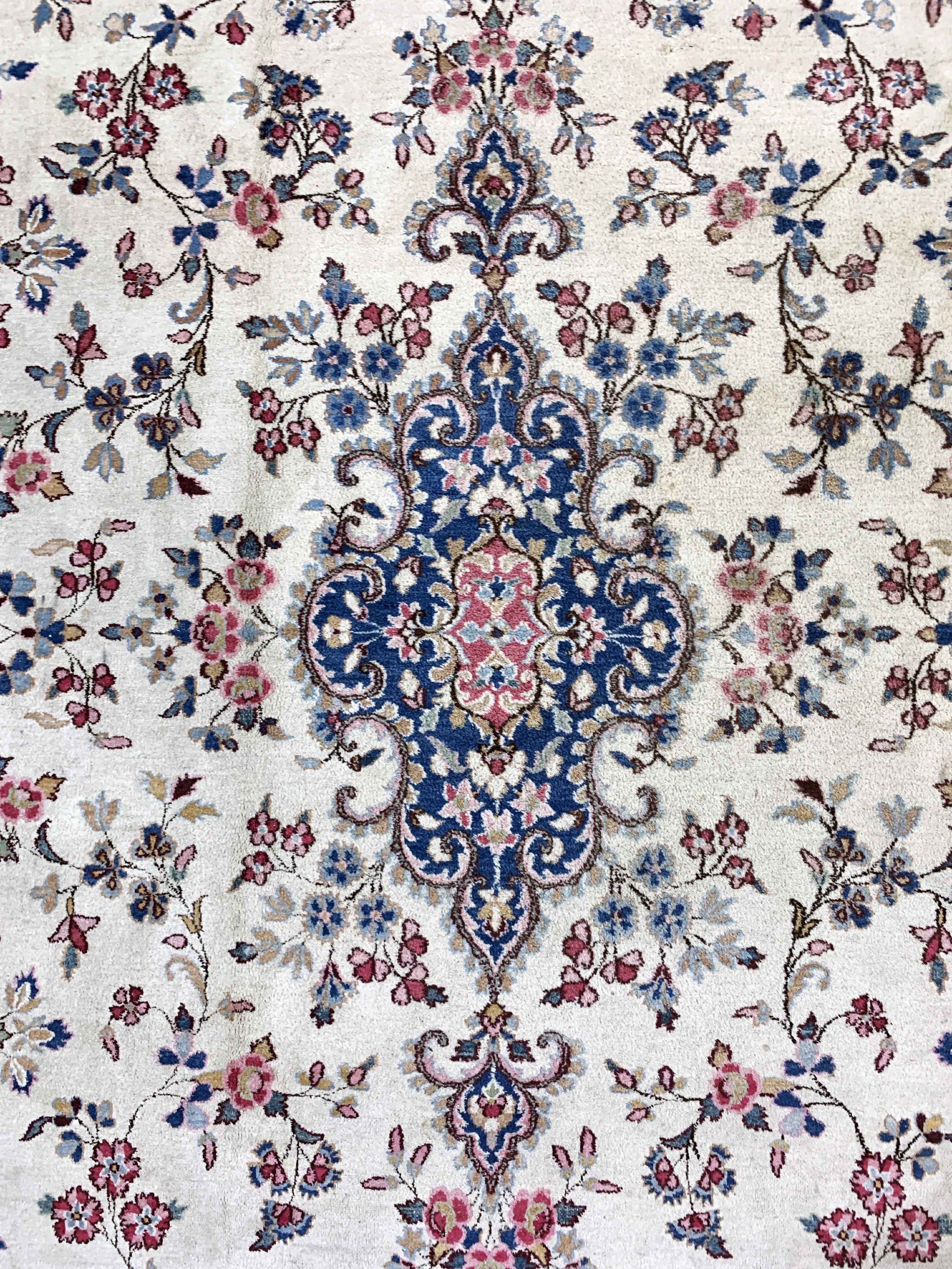 Detail d: Kerman, Persien, Mitte 20.Jhd, Wolle auf Baumwolle, ca. 370 x 266 cm, EHZ: 3