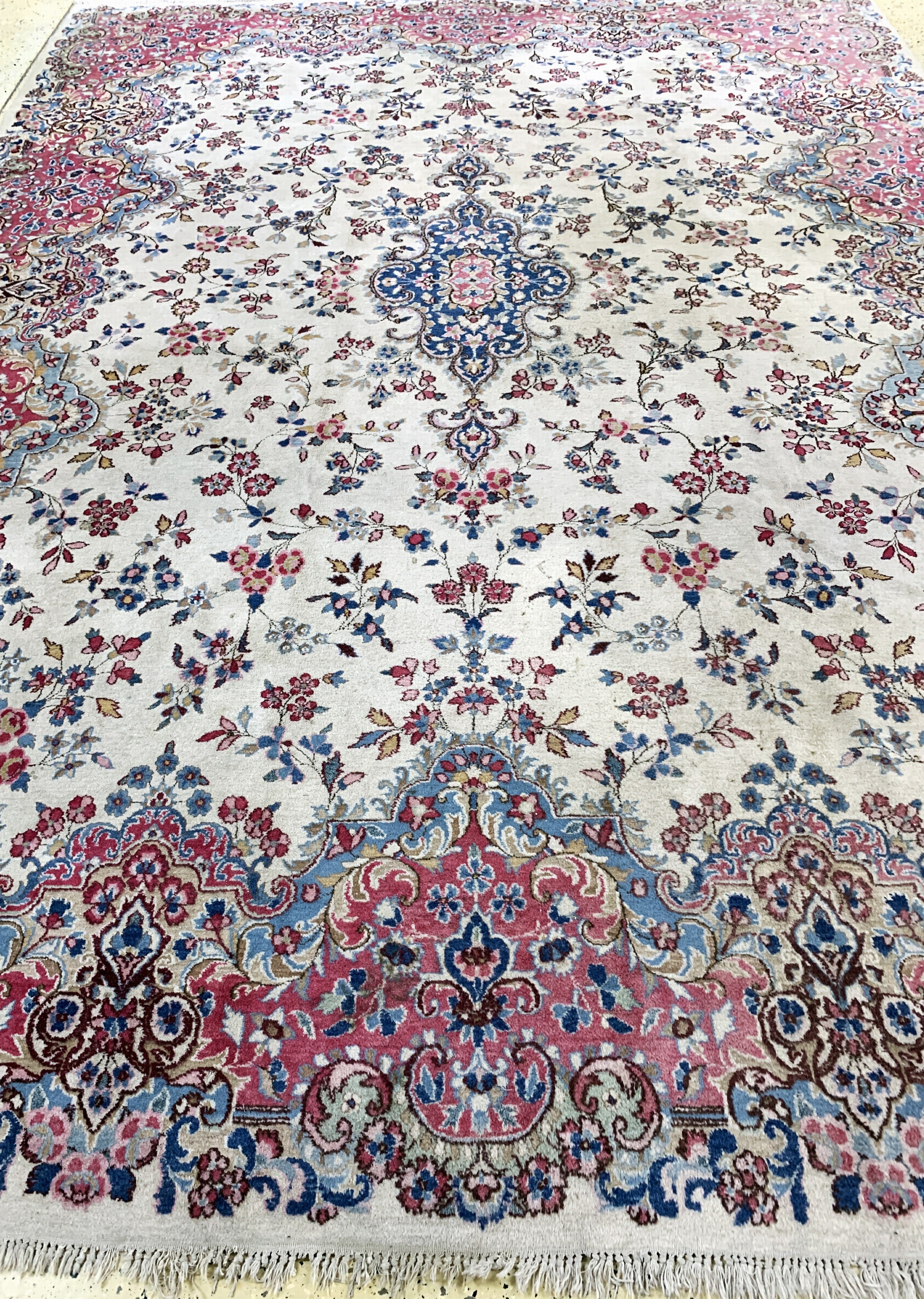Detail i: Kerman, Persien, Mitte 20.Jhd, Wolle auf Baumwolle, ca. 370 x 266 cm, EHZ: 3