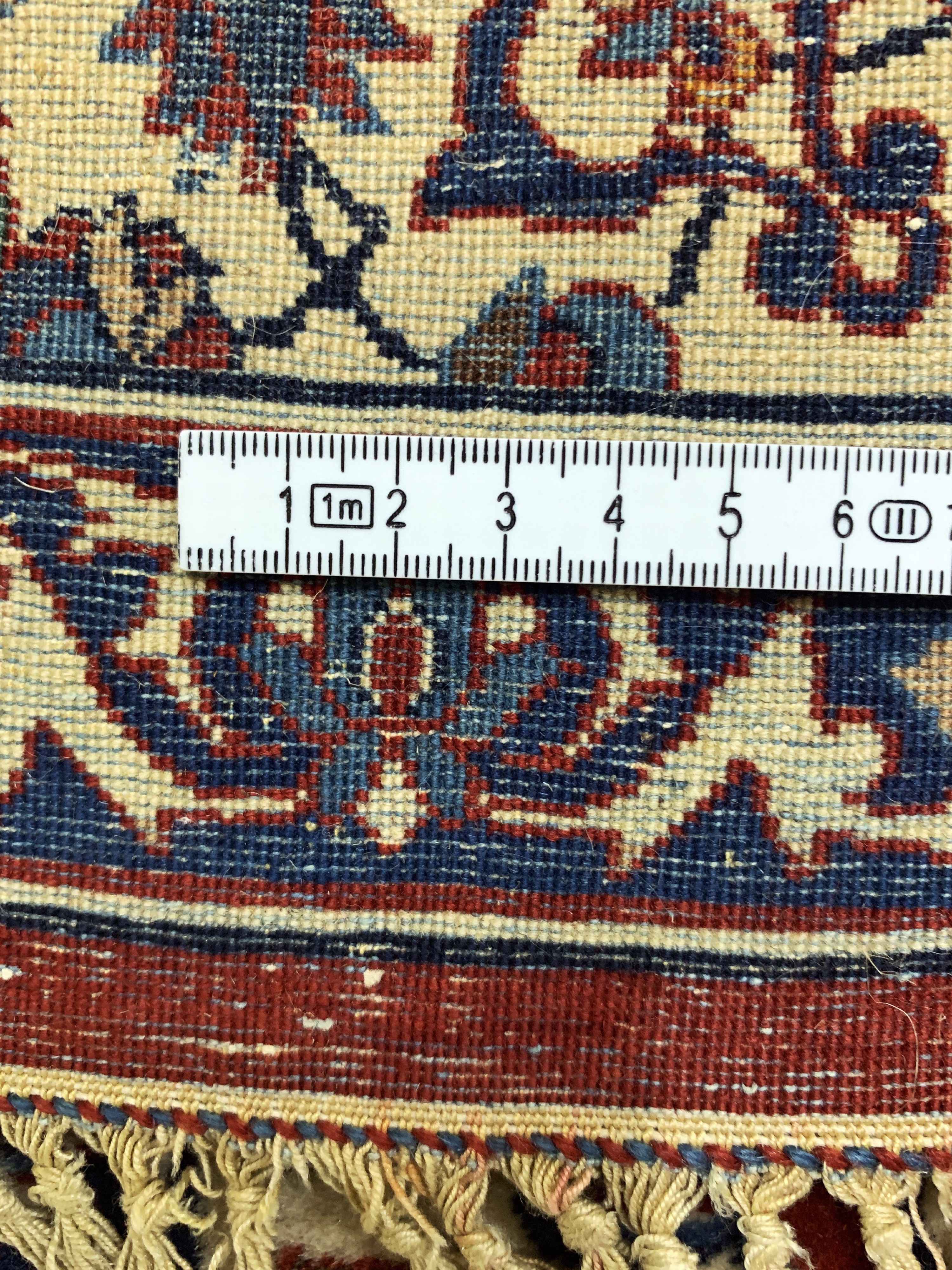 Detail l: Esfahan"Shooreshi"fein, Persien, Anfang 20.Jhd, Korkwolle auf Baumwolle, ca. 370 x 270cm, ca. 800.000 Kn/qm, EHZ: 2-3