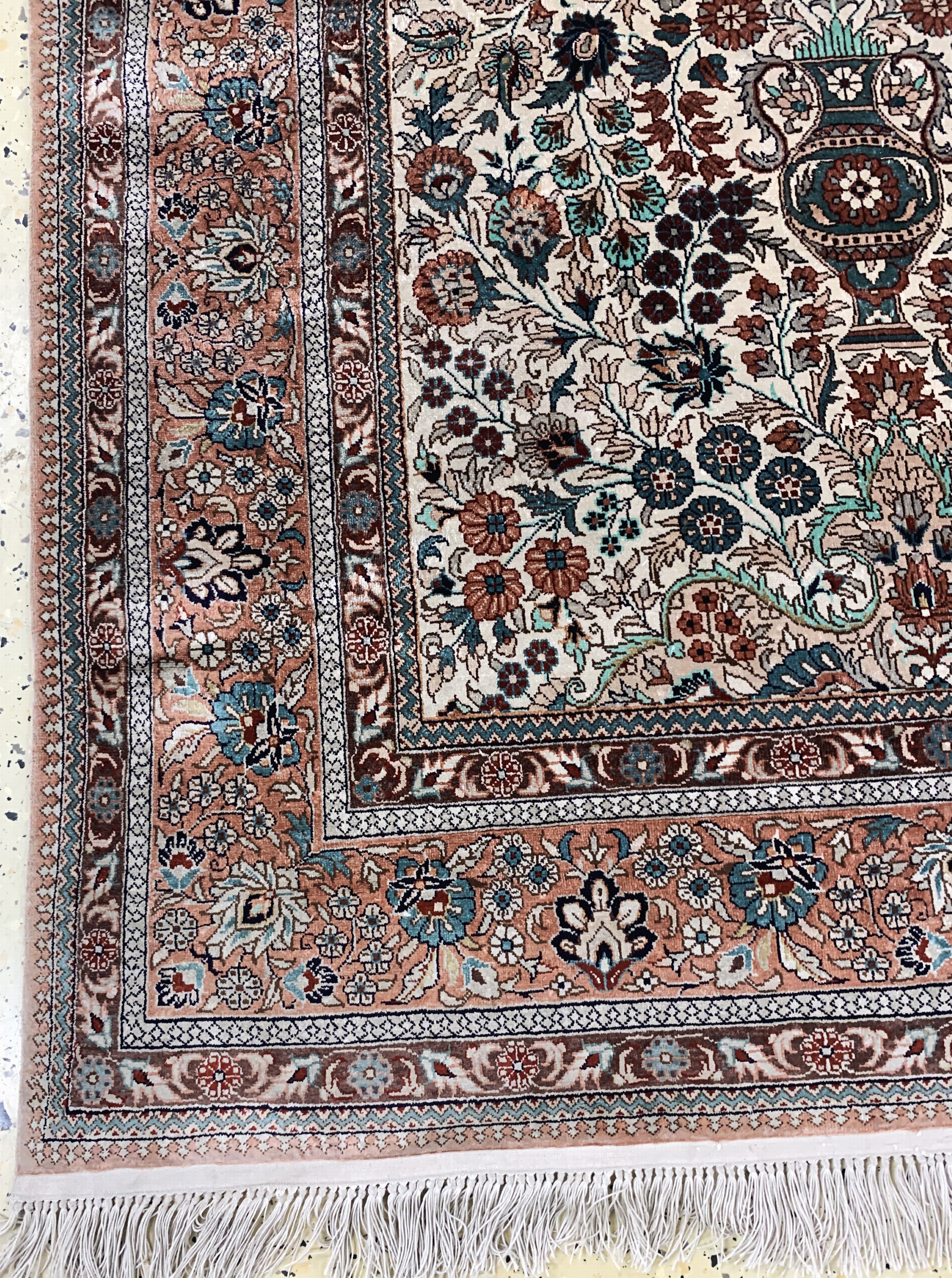 Detail b: Hereke Seide, China, Ende 20.Jhd, reine Naturseide, ca. 185 x 120 cm, EHZ: 2