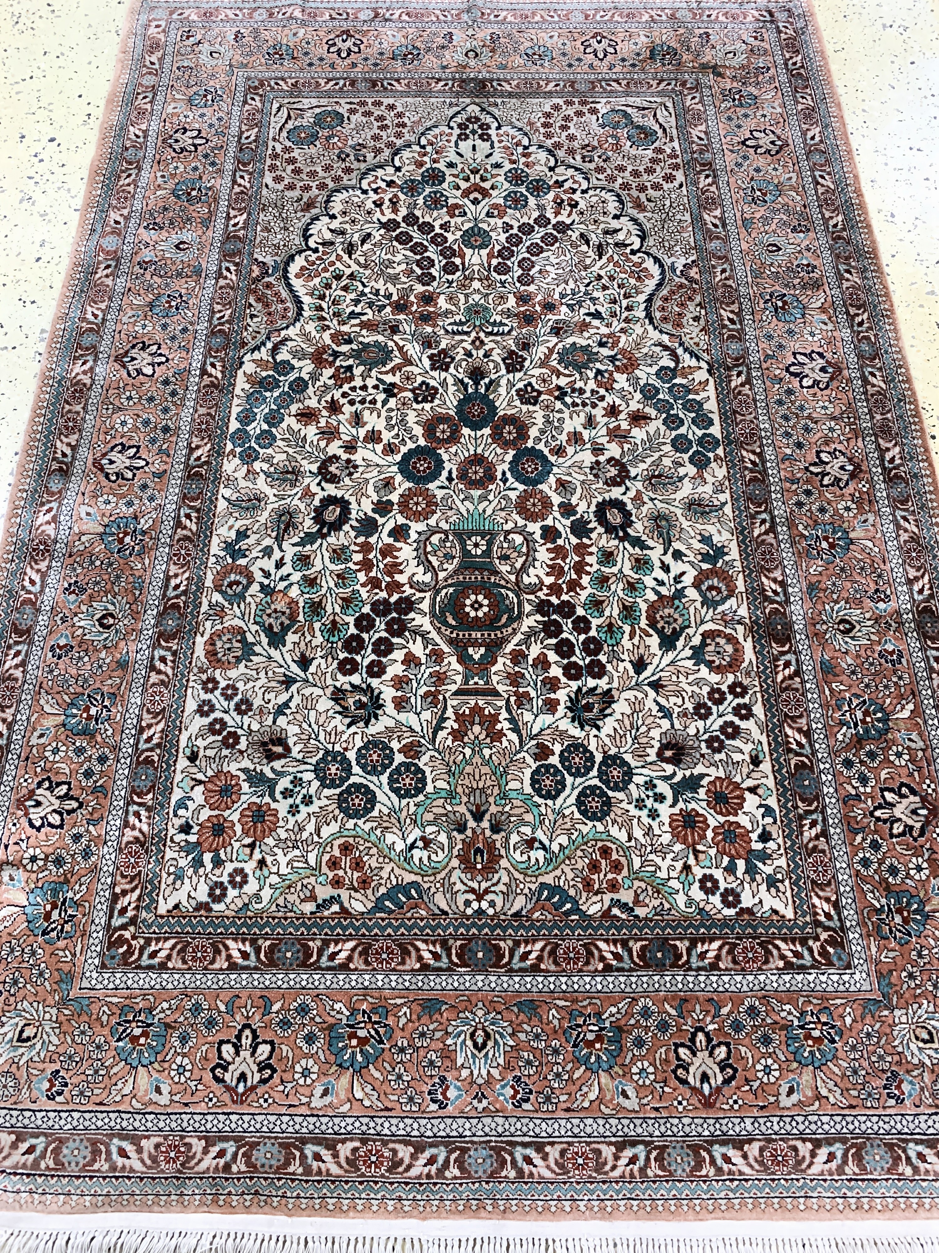 Detail f: Hereke Seide, China, Ende 20.Jhd, reine Naturseide, ca. 185 x 120 cm, EHZ: 2