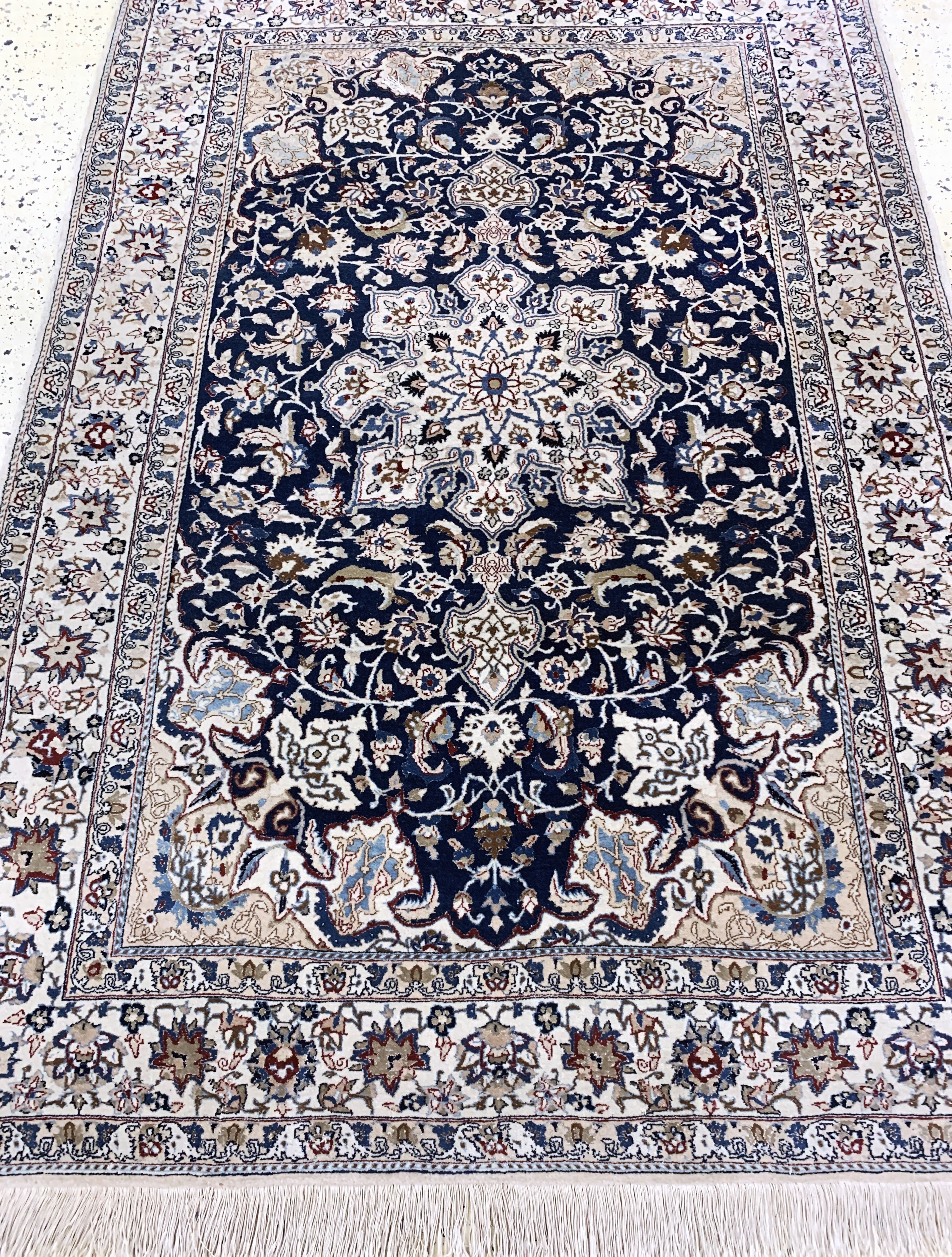 Detail d: Nain"Tudeschk"fein, Persien, Anfang 20.Jhd,Korkwolle mit Seide, ca. 160 x 113 cm, ca. 1,0Mio. Kn/qm, EHZ: 2