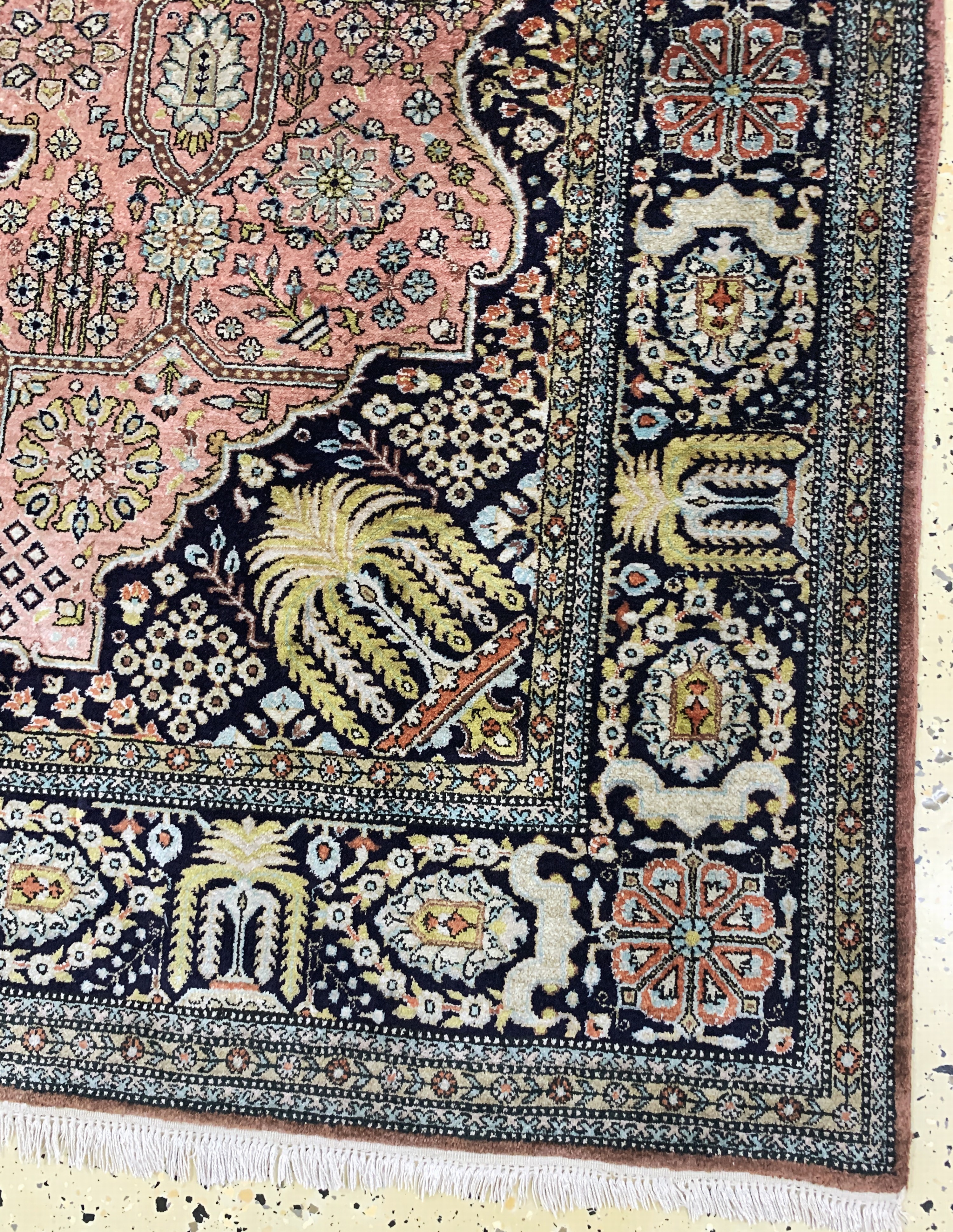 Detail a: Ghom Seide, Persien, Mitte 20.Jhd, reine Naturseide, ca. 210 x 140 cm, EHZ: 2