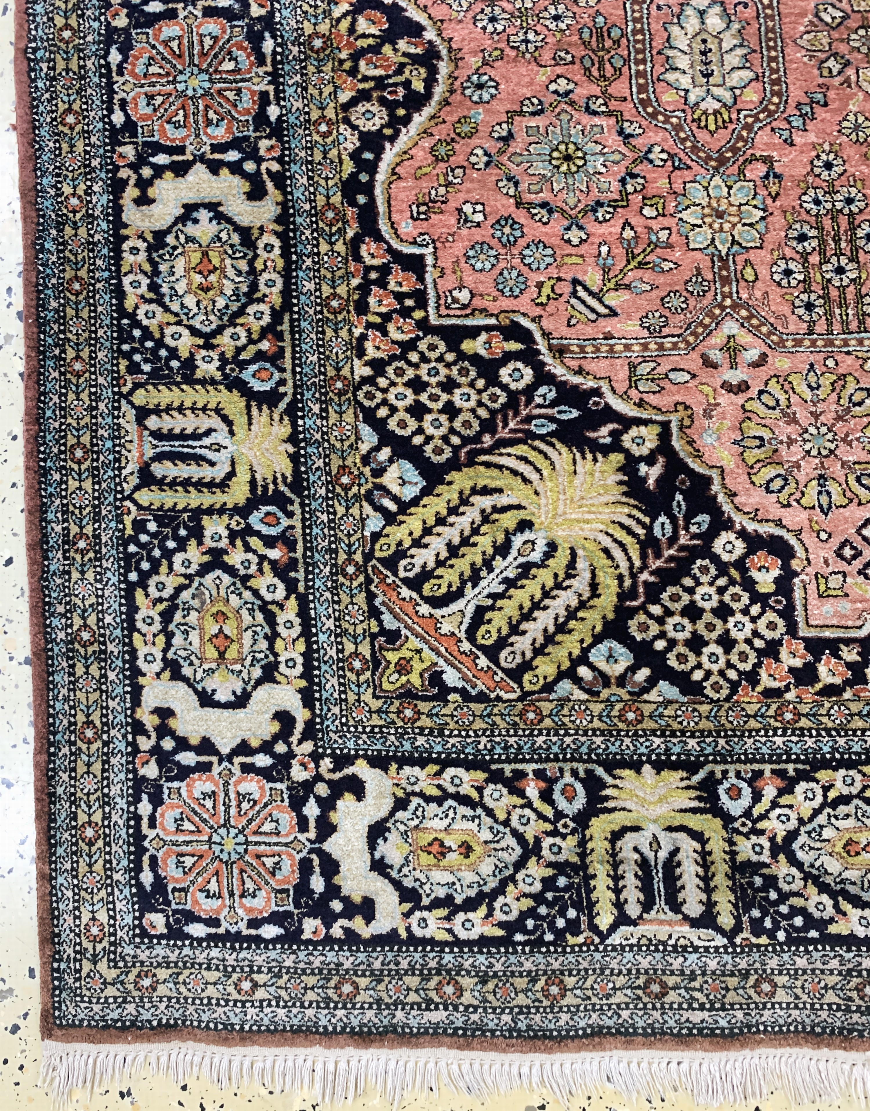 Detail b: Ghom Seide, Persien, Mitte 20.Jhd, reine Naturseide, ca. 210 x 140 cm, EHZ: 2