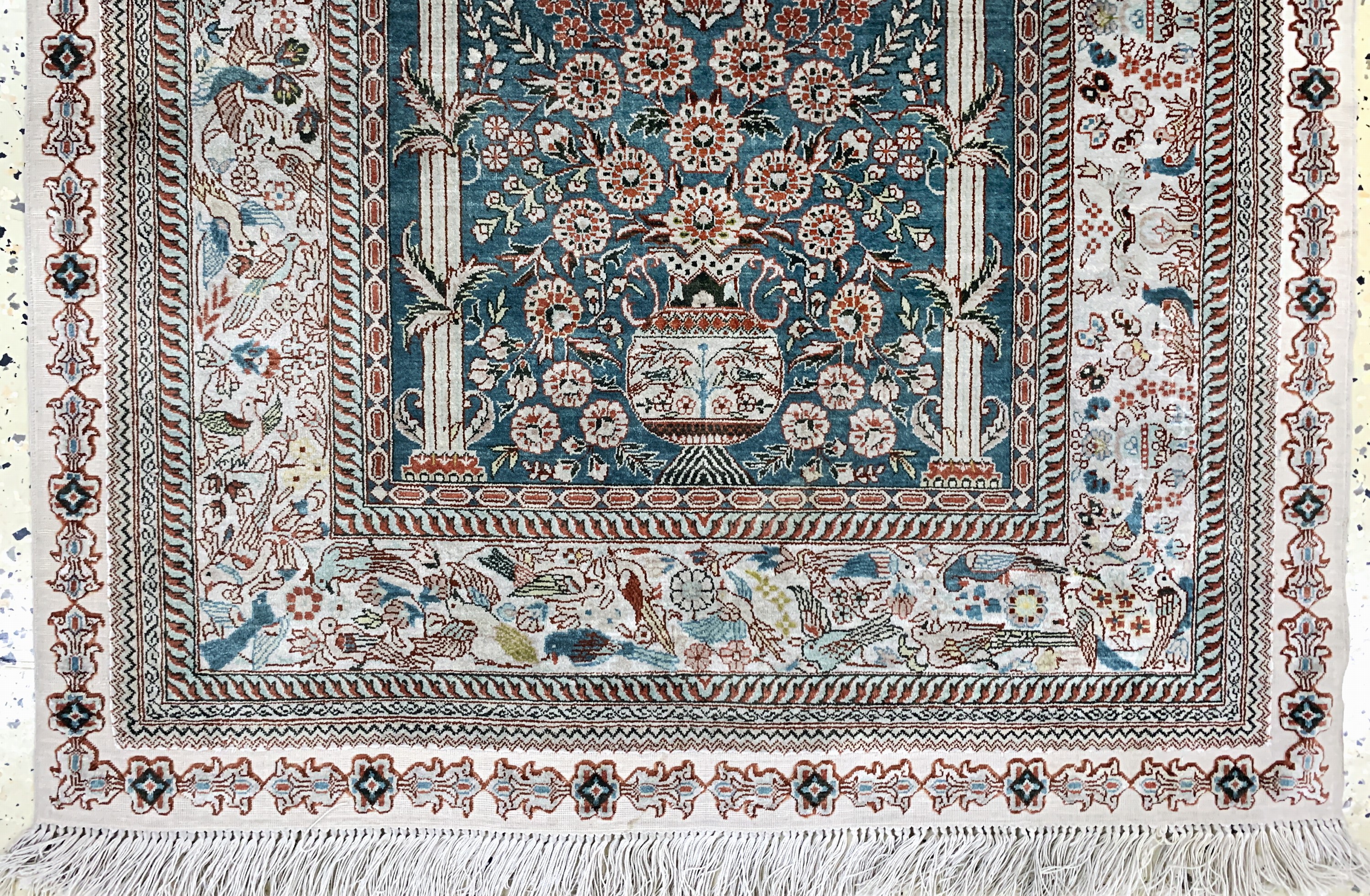 Detail b: Hereke Seide, China, Ende 20.Jhd, reine Naturseide, ca. 123 x 80 cm, EHZ: 1-2
