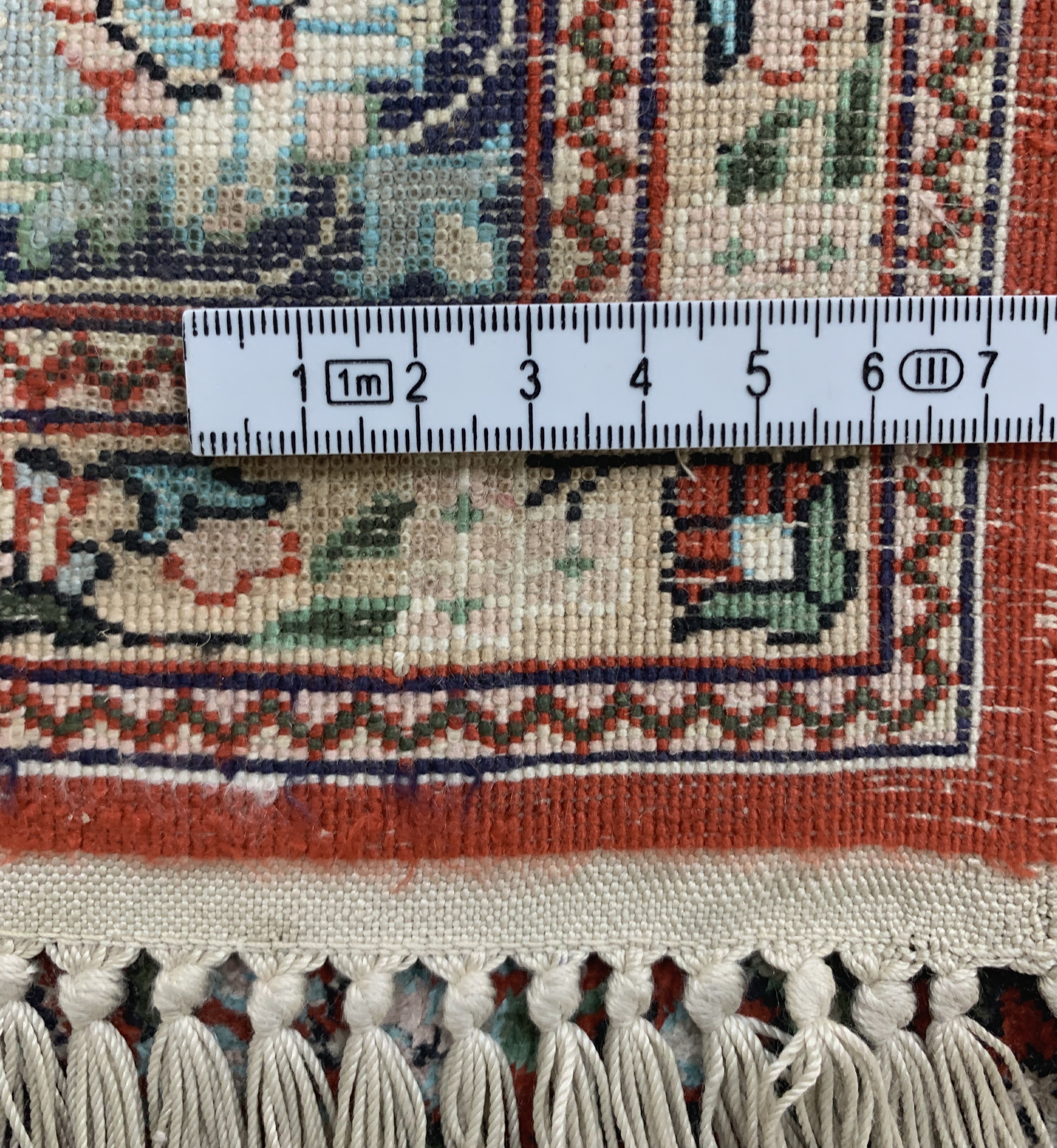 Detail e: Hereke Seide, China, Ende 20.Jhd, reine Naturseide, ca. 150 x 95 cm, EHZ: 2-3