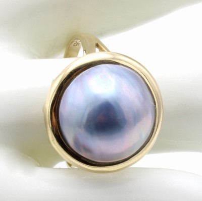 27118830a - Ring mit Mabéperle, GG 585/000, graue Perle,D. ca. 14 mm, RW ca. 58 Schätzpreis: 900, ...