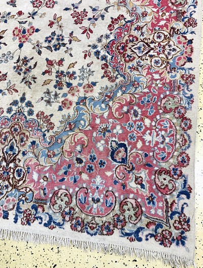 27118861a - Kerman, Persien, Mitte 20.Jhd, Wolle auf Baumwolle, ca. 370 x 266 cm, EHZ: 3 ...