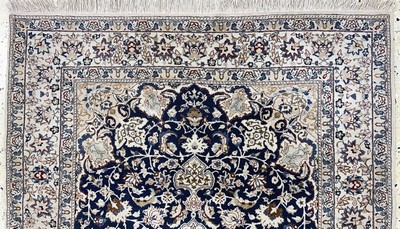 27118868a - Nain´Tudeschk´fein, Persien, Anfang 20.Jhd,Korkwolle mit Seide, ca. 160 x 113 cm, ca. ...