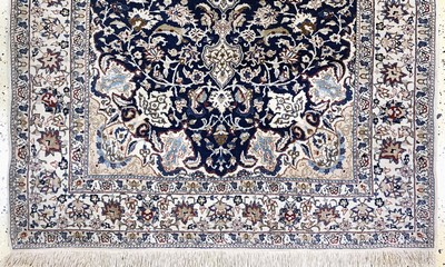 27118868c - Nain´Tudeschk´fein, Persien, Anfang 20.Jhd,Korkwolle mit Seide, ca. 160 x 113 cm, ca. ...