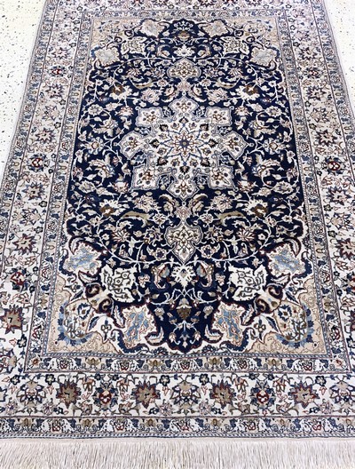 27118868d - Nain´Tudeschk´fein, Persien, Anfang 20.Jhd,Korkwolle mit Seide, ca. 160 x 113 cm, ca. ...