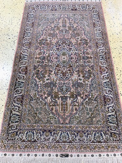 27118872d - Hereke Seide, China, Ende 20.Jhd, reine Naturseide, ca. 155 x 90 cm, ...