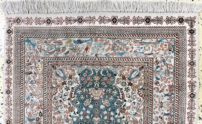 27118874a - Hereke Seide, China, Ende 20.Jhd, reine Naturseide, ca. 123 x 80 cm, EHZ: 1-2 ...