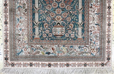 27118874b - Hereke Seide, China, Ende 20.Jhd, reine Naturseide, ca. 123 x 80 cm, EHZ: 1-2 ...