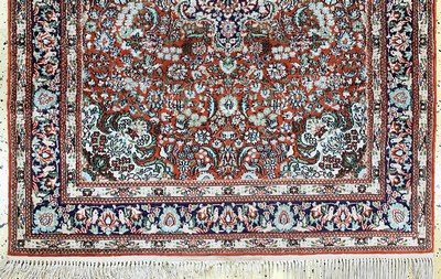 27118875c - Hereke Seide, China, Ende 20.Jhd, reine Naturseide, ca. 150 x 95 cm, EHZ: 2-3 ...