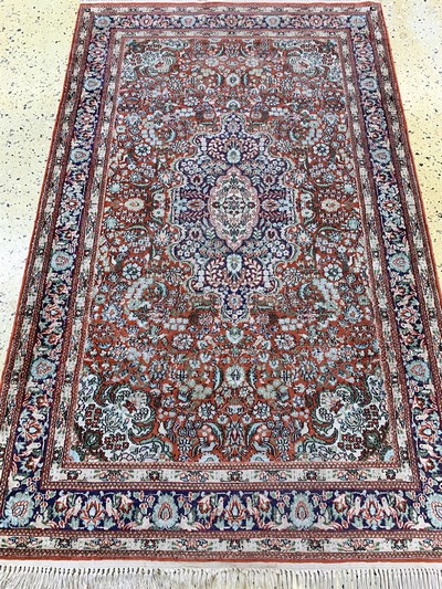 27118875d - Hereke Seide, China, Ende 20.Jhd, reine Naturseide, ca. 150 x 95 cm, EHZ: 2-3 ...