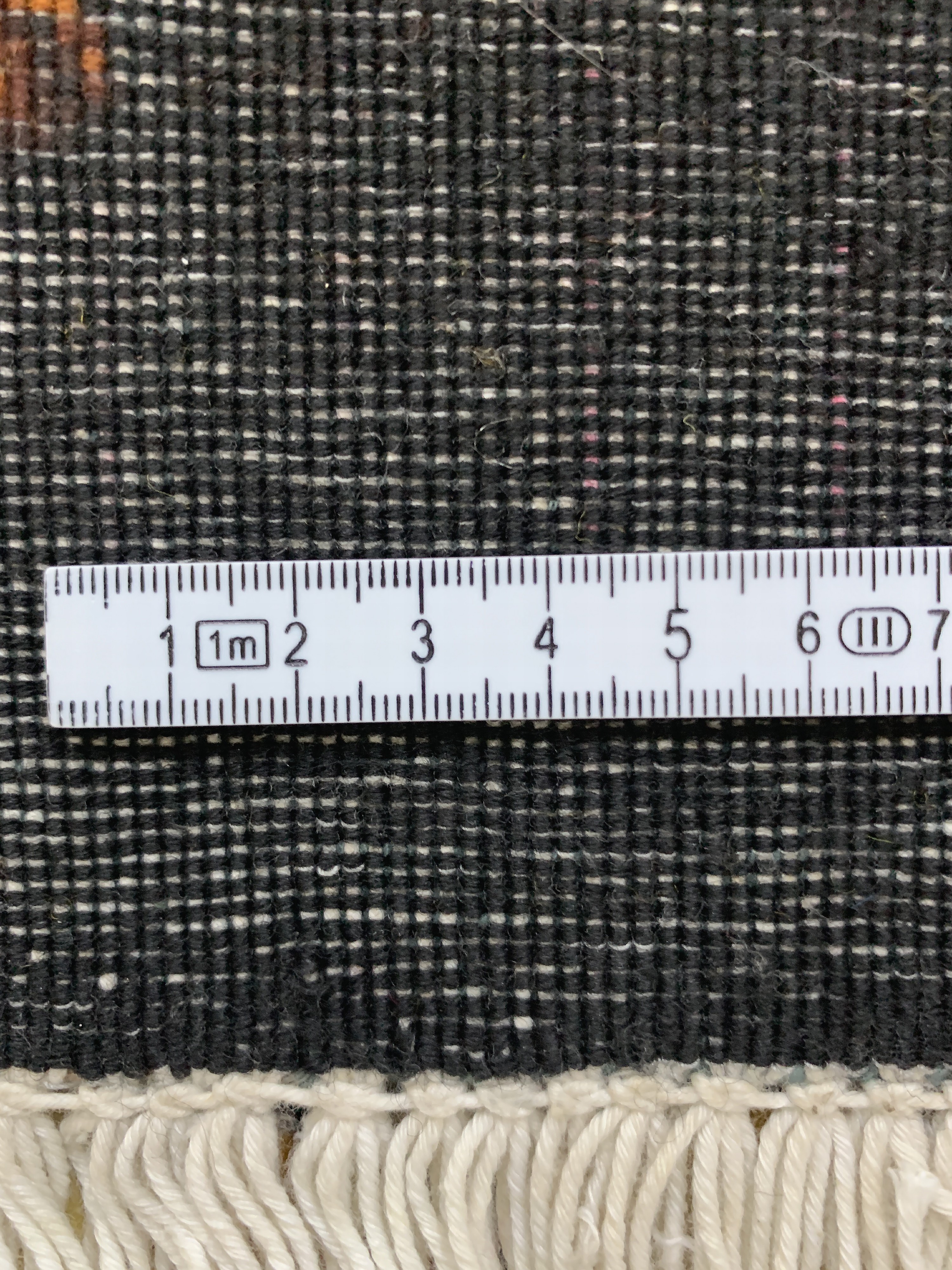 Detail e: Täbriz fein(50 Raj), Persien, Ende 20.Jhd, Korkwolle auf Baumwolle, ca. 107 x 73 cm, ca. 500.000 Kn/qm, EHZ:(nahezu neuwertig)