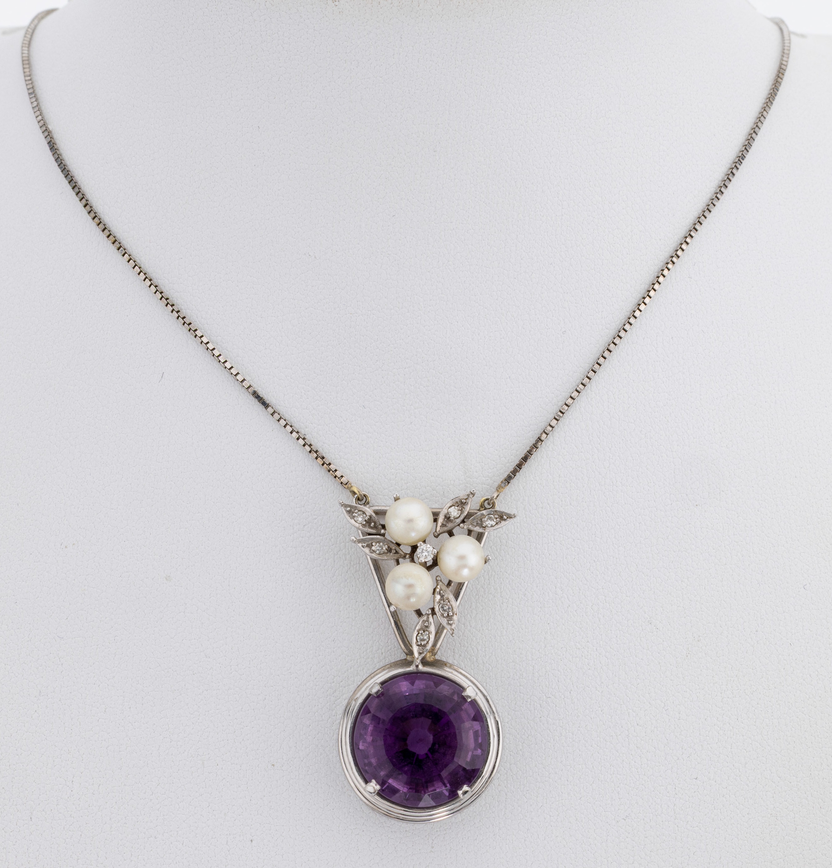 Image 27119077 - 14 kt Gold Amethyst-Diamant-Perl-Collier, WG 585/000, rundfacett. Amethyst ca. 20 ct, 1 ...