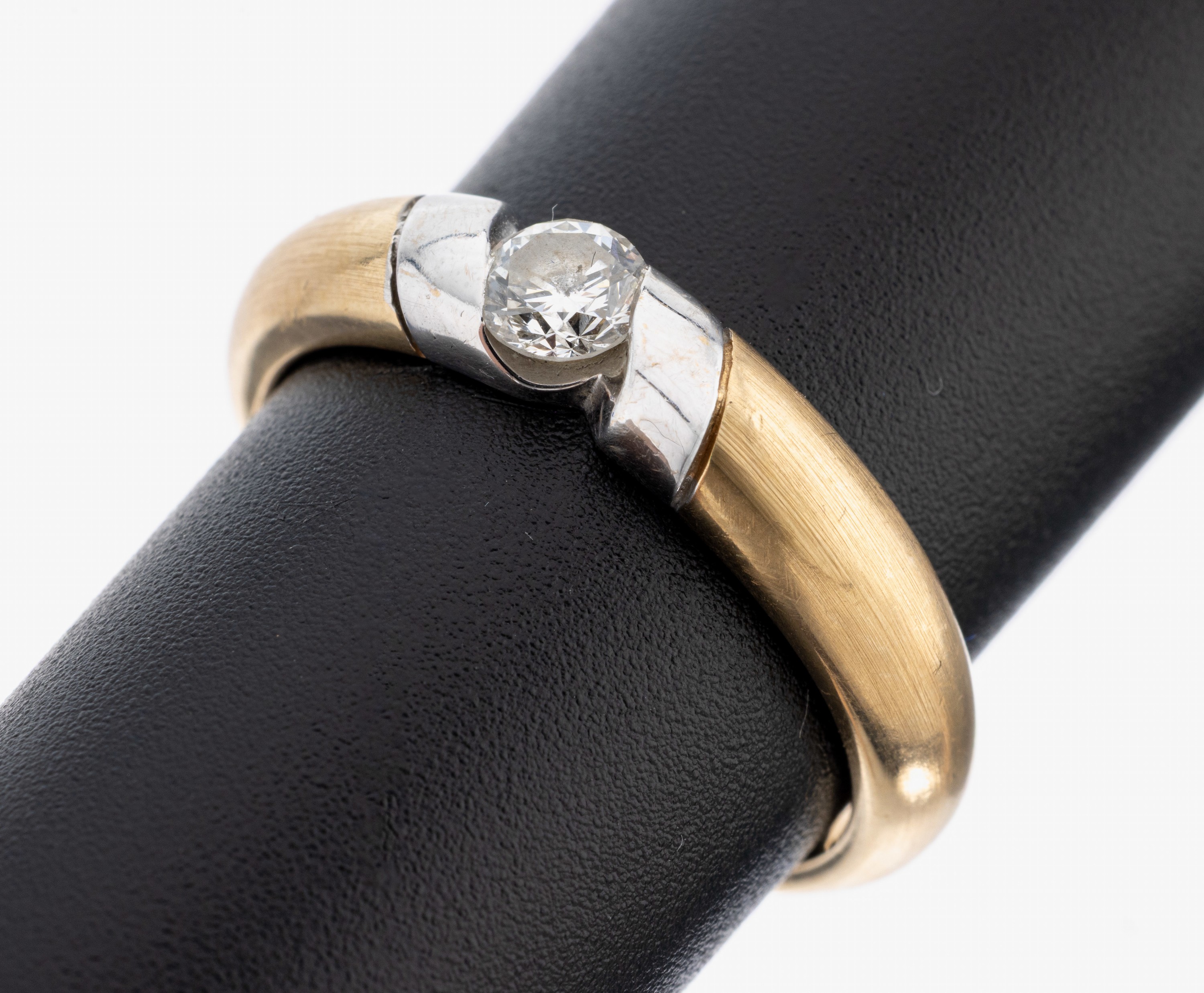 Image 27119092 - 14 kt Gold Brillant-Ring, GG/WG 585/000, Spannringoptik, Brillant ca. 0.20 ct ...