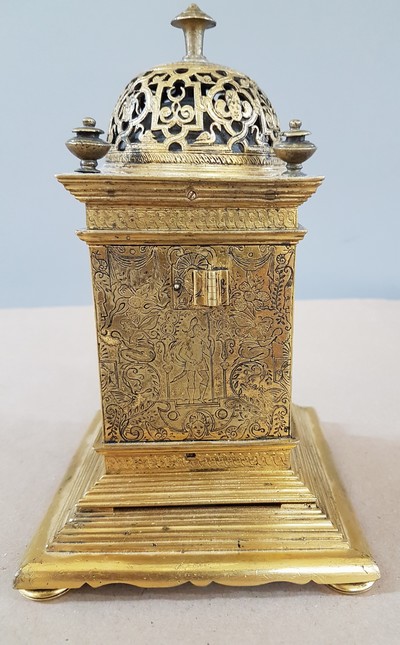 27119000h - Kleine Türmchenuhr, Spätrenaissance, Anfang 17. Jh., das vierseitig vergoldete ...