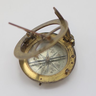 27119047b - Sonnenuhr bezeichnet C. Blunt London, um 1900 nach Vorbild des 18. Jhd., Messing ...