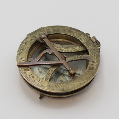 27119047c - Sonnenuhr bezeichnet C. Blunt London, um 1900 nach Vorbild des 18. Jhd., Messing ...