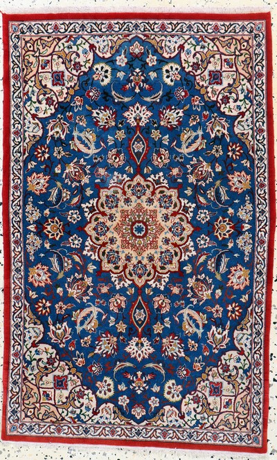 Image Esfahan fein, Persien, Mitte 20.Jhd, Korkwolle mit und auf Seide, ca. 106 x 65 cm, ca. ...