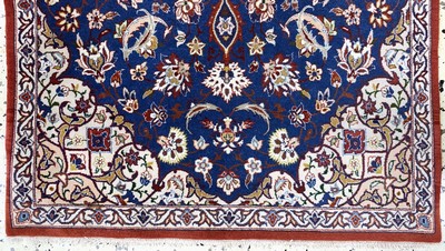 27119086c - Esfahan fein, Persien, Mitte 20.Jhd, Korkwolle mit und auf Seide, ca. 106 x 65 cm, ca. ...