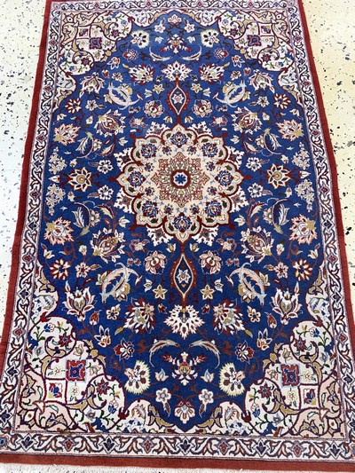 27119086d - Esfahan fein, Persien, Mitte 20.Jhd, Korkwolle mit und auf Seide, ca. 106 x 65 cm, ca. ...