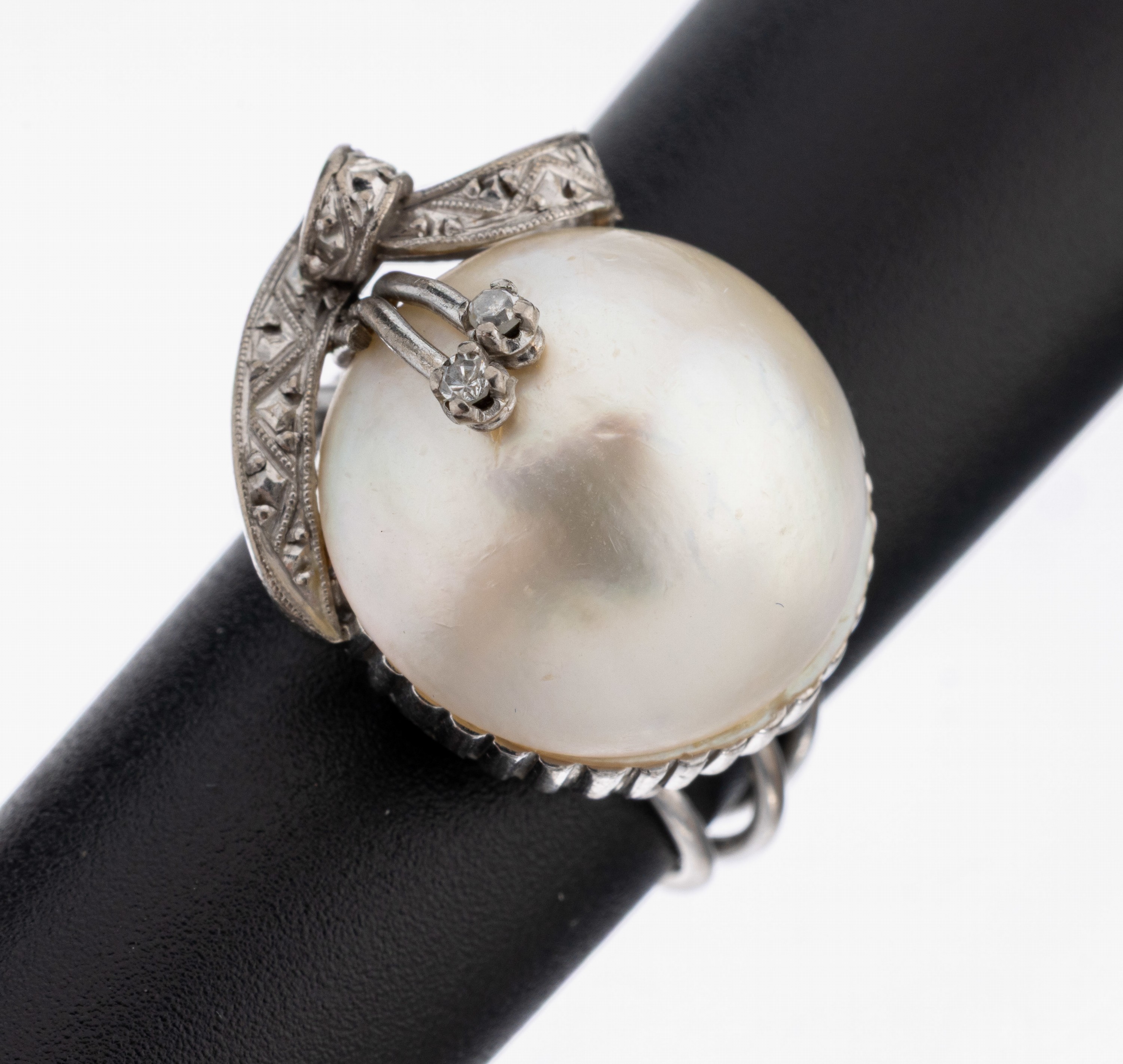 Image 27119109 - 14 kt Gold Mabeperl-Diamant-Ring, WG 585/000 gepr., abstraktes Design, gr. Mabeperle, ...