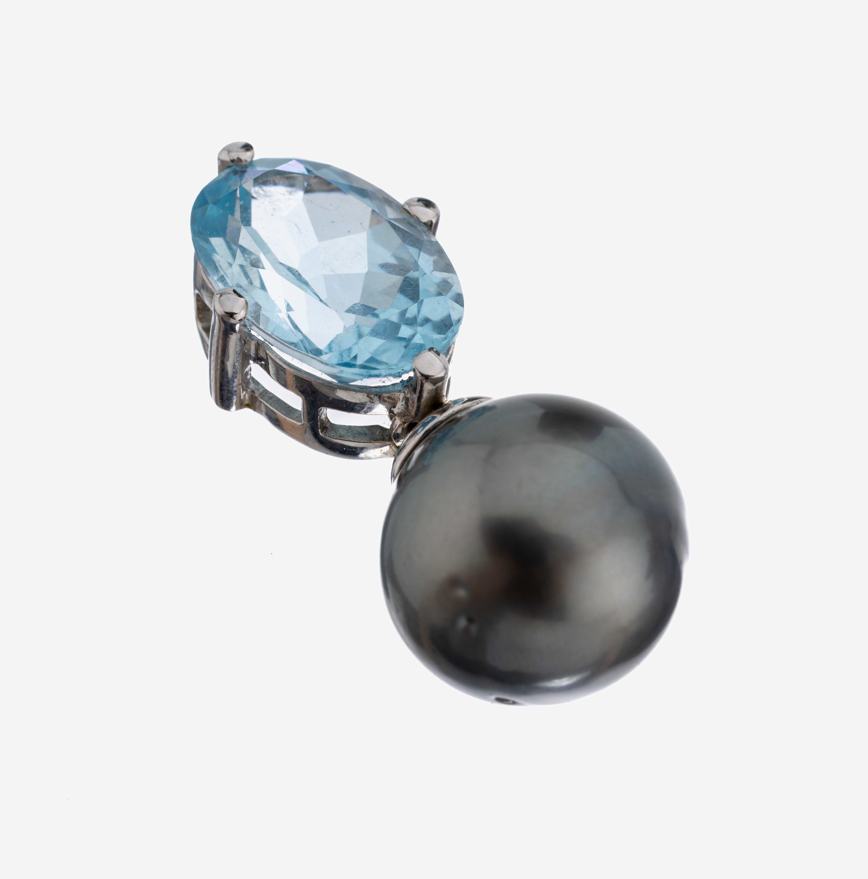 Image 27119119 - 14 kt Gold Topas-Perl-Anhänger, WG 585/000,ovalfacett. Blautopas (beh.) ca. 5.0 ct, ...