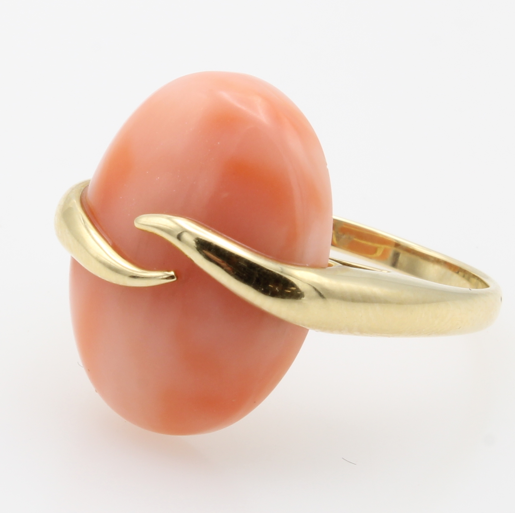 Image 27119150 - Ring mit Koralle, GG 585/000, ovale Koralle , RW ca. 58 Schätzpreis: 1300, - EUR