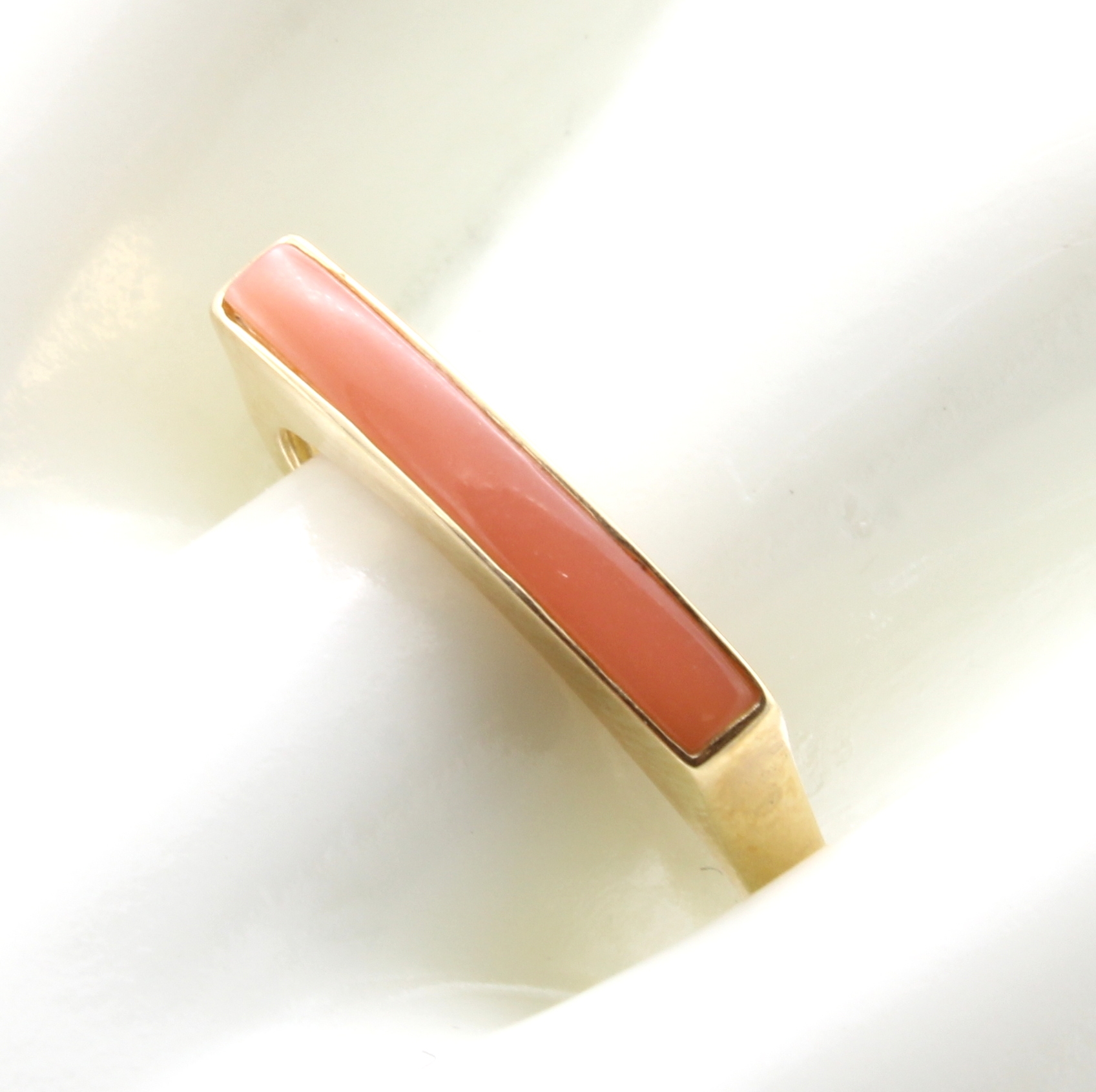 Image 27119151 - Bandring mit Koralle, GG 585/000, RW ca. 56 Schätzpreis: 380, - EUR