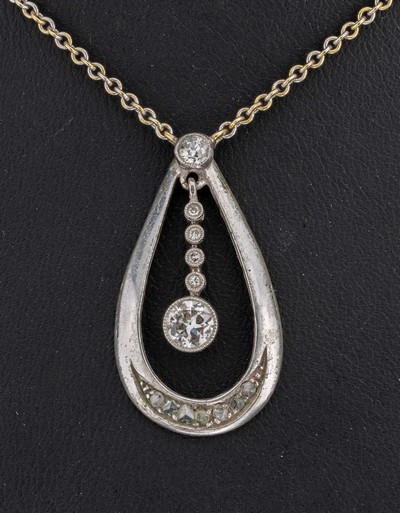 27119114a - 14 kt Gold Diamant-Collier, WG/GG 585/000, tropfenf. Mittelteil schauseitig Silber, ...
