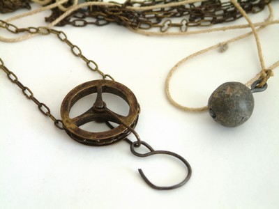 27119126c - Jockele-Uhr, Schwarzwald um 1850/60, Porzellanschild in sog. Tropfenform, mit ...