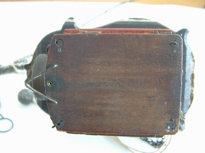 27119126e - Jockele-Uhr, Schwarzwald um 1850/60, Porzellanschild in sog. Tropfenform, mit ...