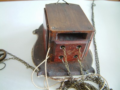 27119126g - Jockele-Uhr, Schwarzwald um 1850/60, Porzellanschild in sog. Tropfenform, mit ...