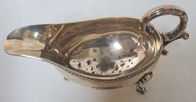 27119161a - Small gravy boat, B & C Sheffield, 925 sterling silver, standing on three feet, cord ...