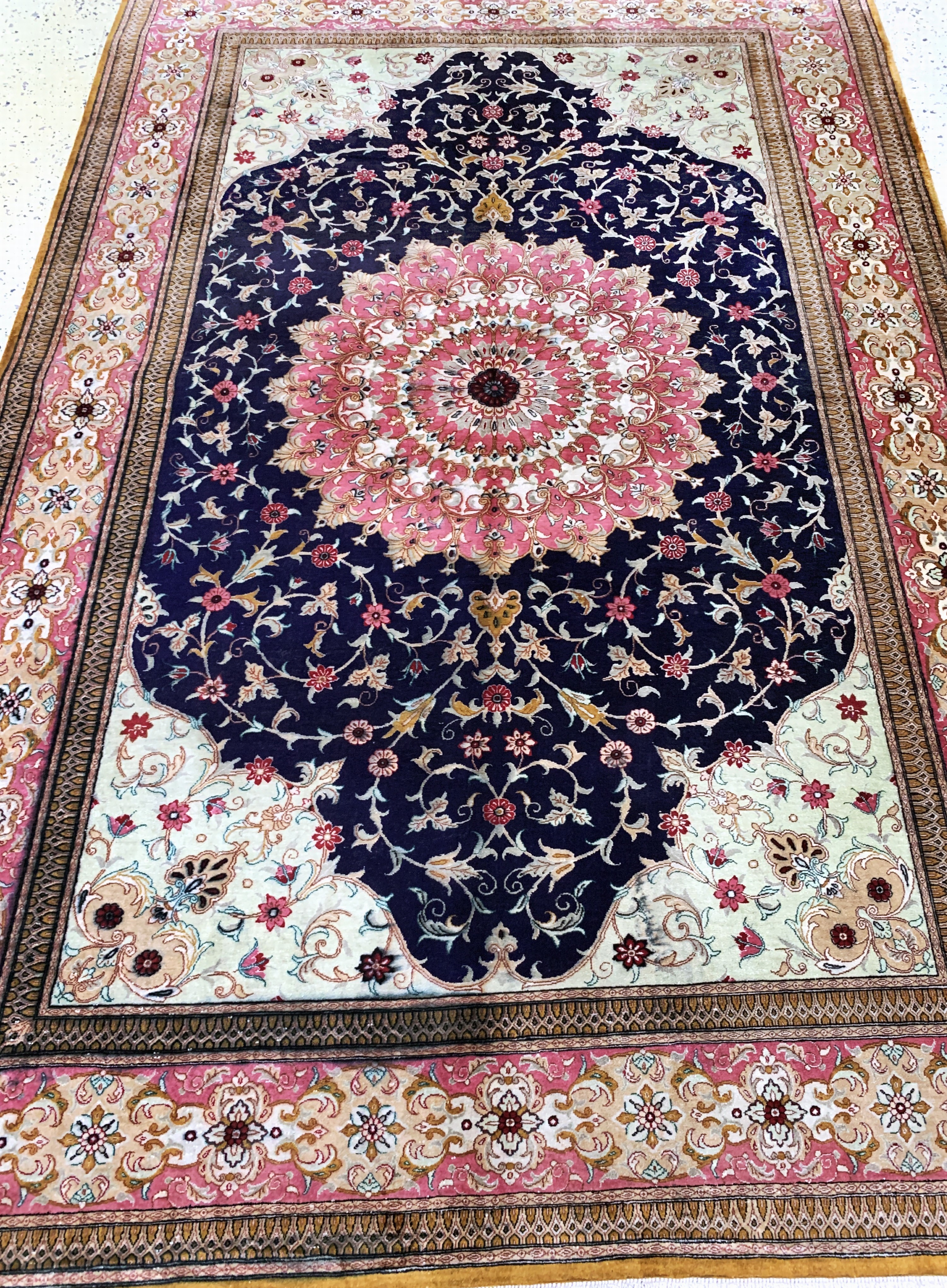 Detail e: Ghom Seide fein, Persien, Ende 20.Jhd, reine Naturseide, ca. 210 x 138 cm, verfärbt, EHZ: 2