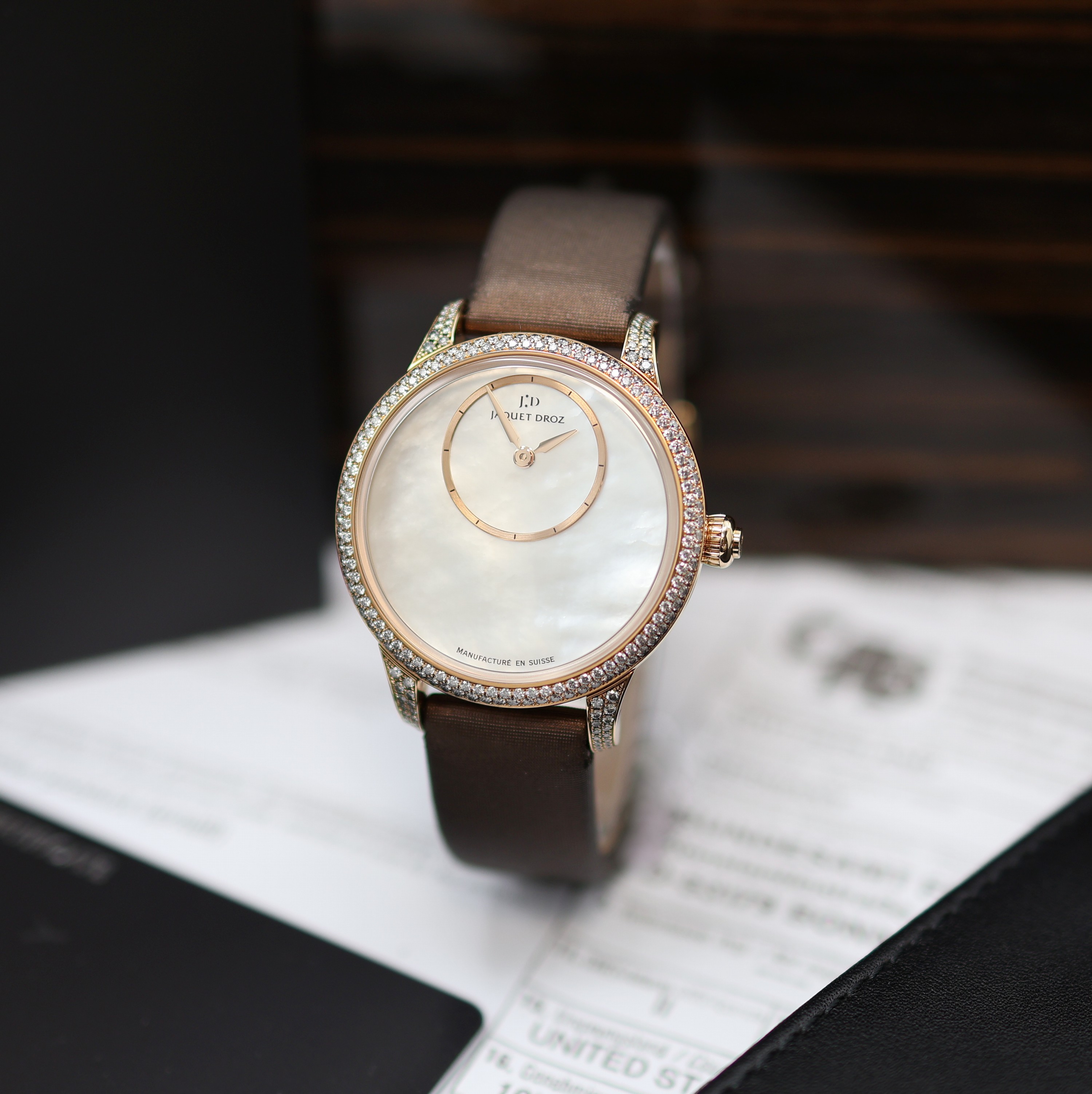 Image 27119424 - JAQUET DROZ ungetragene Damenarmbanduhr Petite Heure Minute in Rosegold 750/000 Referenz ...