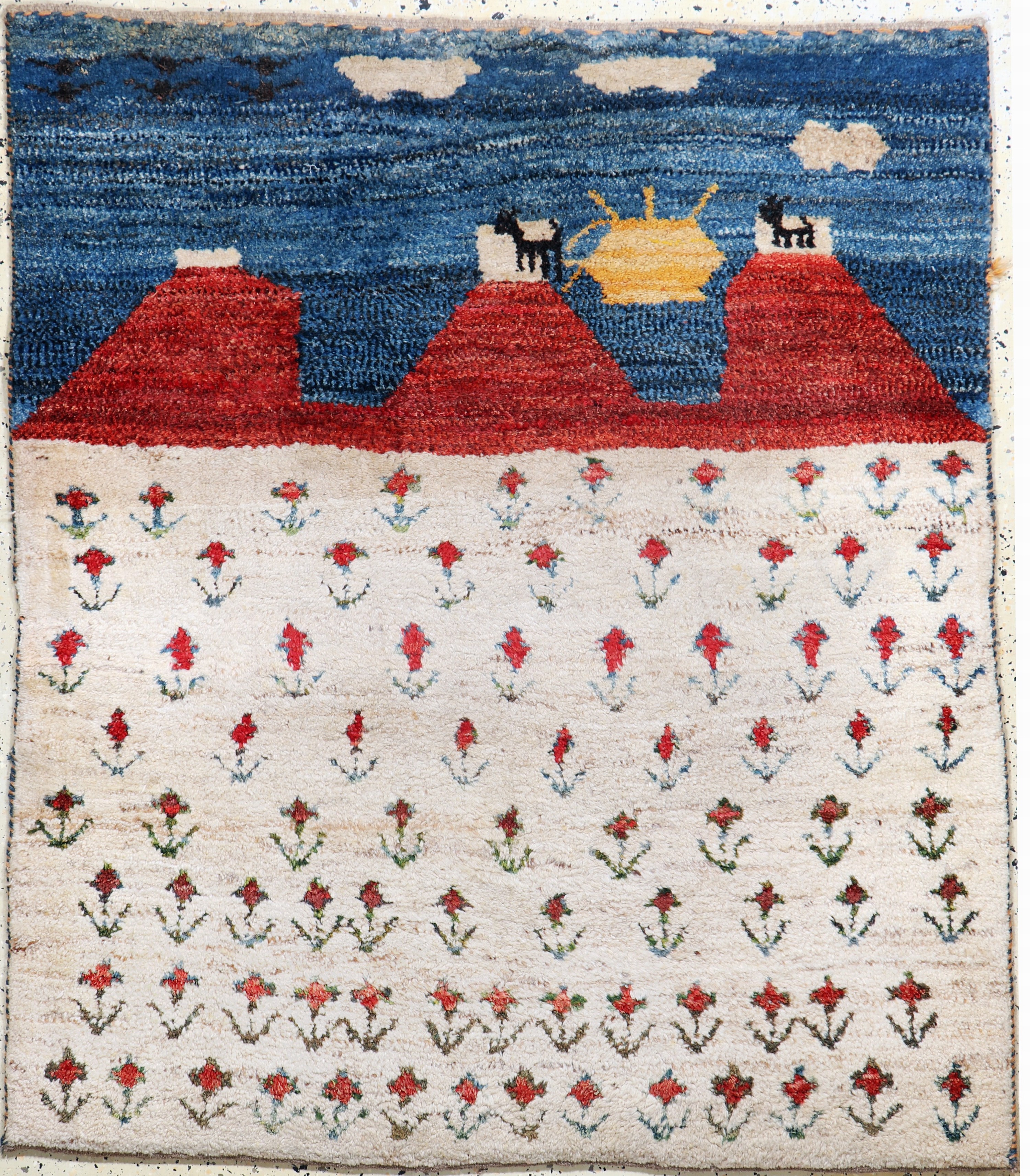 Image 27119426 - Gabbeh, Persien, Neuwertig, Wolle auf Wolle, ca. 150 x 125 cm Schätzpreis: 690, - EUR