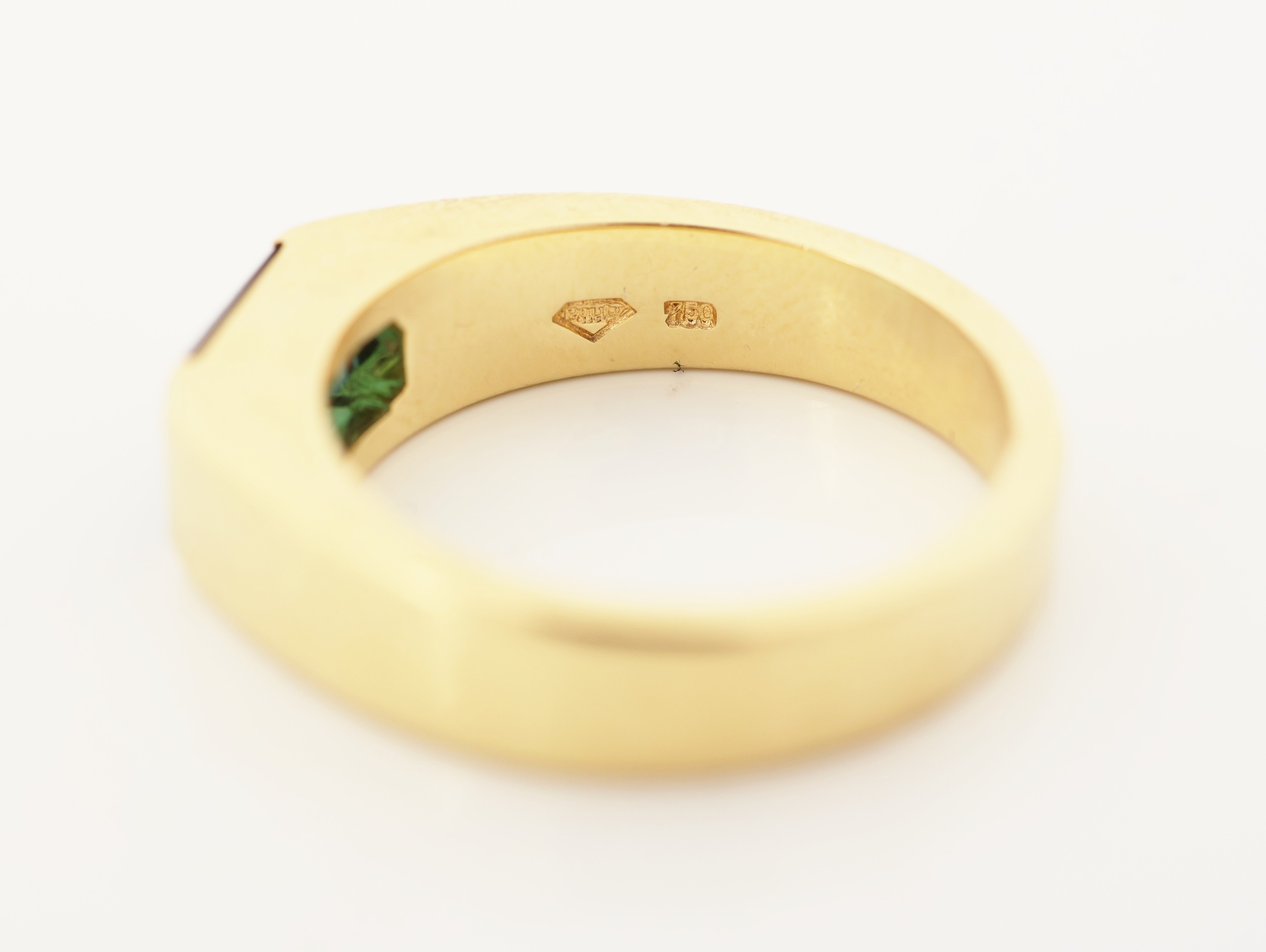Detail c: 18 kt Gold Turmalin-Ring, GG 750/000, Turmalin Baguette von schöner grün-blauer Farbe ca. 1.62 ct, total ca. 9.6 g, RW 55