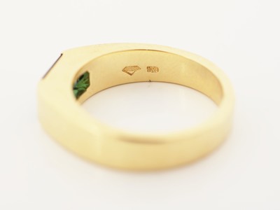 27119473c - 18 kt Gold Turmalin-Ring, GG 750/000, Turmalin Baguette von schöner grün-blauer Farbe ...
