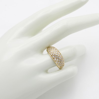 27119480a - Ring mit Brillanten, GG 585/000, 39 Brill. zus. ca. 0.55 ct Weiß/si, abgerundete Form, ...